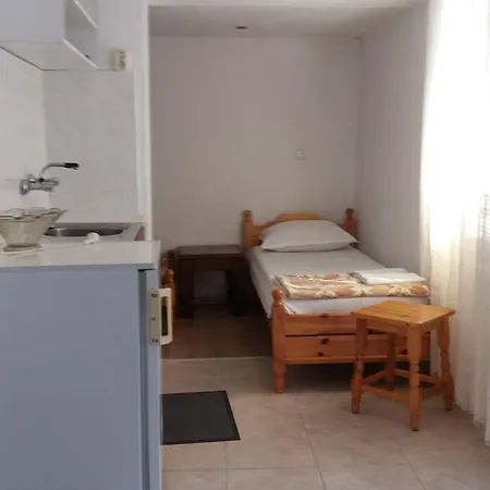 Kostadinovi בית הארחה 3*